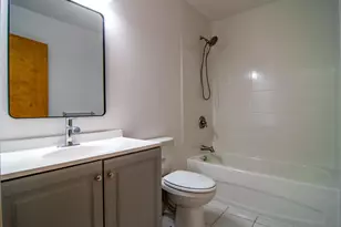 1645 W Ogden Ave, Chicago, IL 60612 - Photo 6