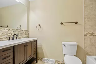 12123 Lake View Dr, Orland Park, IL 60467 - Photo 34