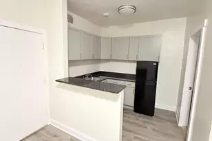 839 W Sheridan Rd, Chicago, IL 60613 - Photo 4