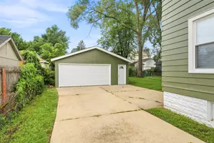 223 Bevier Pl, Aurora, IL 60505 - Photo 8