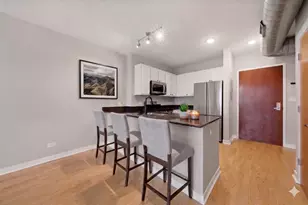 1610 W Fullerton Ave, Chicago, IL 60614 - Photo 2