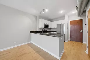 1610 W Fullerton Ave, Chicago, IL 60614 - Photo 8