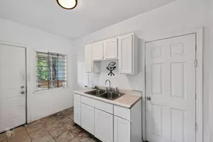 8234 S Kimbark Ave, Chicago, IL 60619 - Photo 8