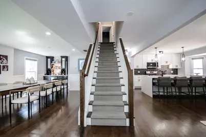 6630 N Trumbull Avenue, Lincolnwood, IL 60712 - Photo 2