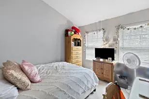 6008 Breezeland Ct, Carpentersville, IL 60110 - Photo 14