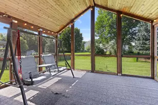 6008 Breezeland Ct, Carpentersville, IL 60110 - Photo 20
