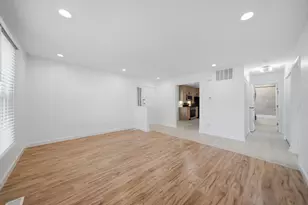 1046 Hampton Harbor, Schaumburg, IL 60193 - Photo 4
