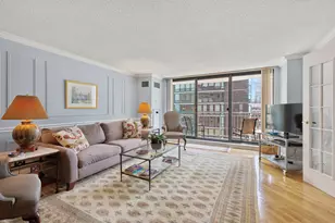 1250 N Dearborn St, Chicago, IL 60610 - Photo 2
