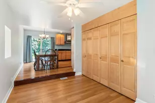 225 Stratford Rd, Des Plaines, IL 60016 - Photo 16