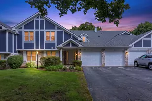 1255 Regency Ct, Vernon Hills, IL 60061 - Photo 2