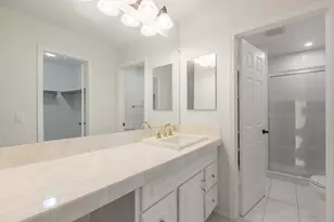 1255 Regency Ct, Vernon Hills, IL 60061 - Photo 20