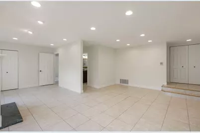 1255 Regency Court #1255, Vernon Hills, IL 60061 - Photo 8