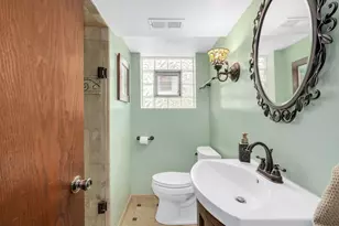 570 W Crockett Ave, Elmhurst, IL 60126 - Photo 18