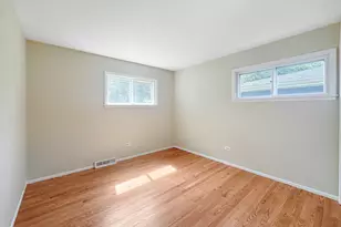N335 Cottonwood Dr, Wheaton, IL 60187 - Photo 12