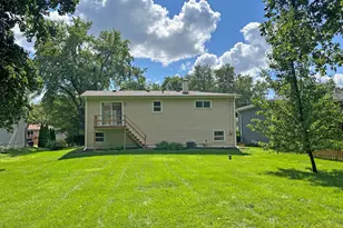 N335 Cottonwood Dr, Wheaton, IL 60187 - Photo 18