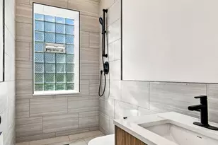 5402 S Woodlawn Ave, Chicago, IL 60637 - Photo 14