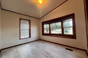 1074 Lakeview Rd, Elgin, IL 60123 - Photo 22