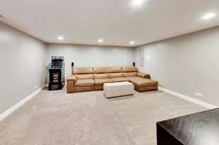 329 W Goethe St, Chicago, IL 60610 - Photo 36