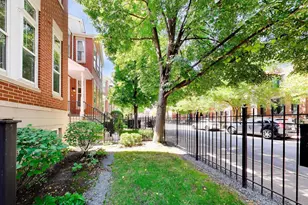 329 W Goethe St, Chicago, IL 60610 - Photo 2