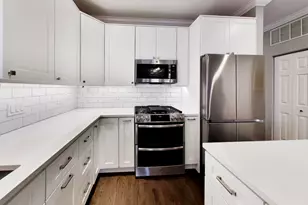 329 W Goethe St, Chicago, IL 60610 - Photo 12