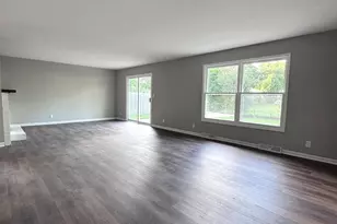 2059 Robert St, Aurora, IL 60506 - Photo 2