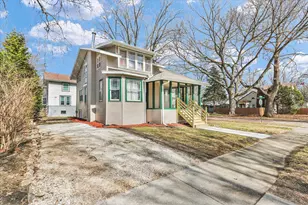 502 W John St, Champaign, IL 61820 - Photo 2
