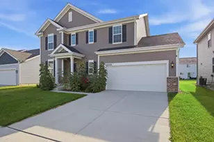 32021 Savannah Dr, Lakemoor, IL 60051 - Photo 2