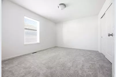 32021 Savannah Drive, Lakemoor, IL 60051 - Photo 22