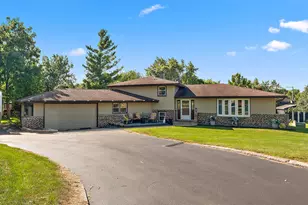 1003 Northern Dr, Lockport, IL 60441 - Photo 2