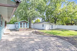 614 Berlin Ave, Joliet, IL 60435 - Photo 6