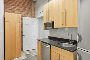 824 W Superior St, Chicago, IL 60642 - Photo 18