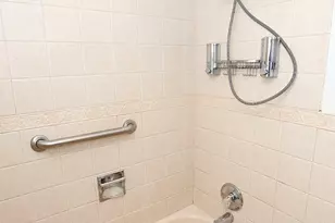 10031 S Paxton Ave, Chicago, IL 60617 - Photo 22