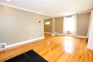 10031 S Paxton Ave, Chicago, IL 60617 - Photo 8