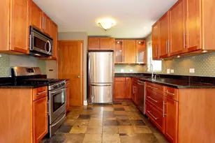 10031 S Paxton Ave, Chicago, IL 60617 - Photo 12