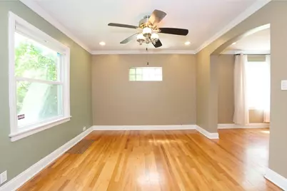 10031 S Paxton Avenue, Chicago, IL 60617 - Photo 10