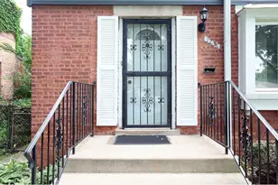 10031 S Paxton Ave, Chicago, IL 60617 - Photo 4