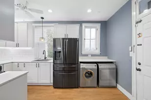 549 W Surf St, Chicago, IL 60657 - Photo 12