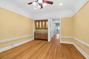 549 W Surf St, Chicago, IL 60657 - Photo 14