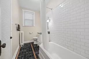 549 W Surf St, Chicago, IL 60657 - Photo 8