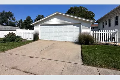 218 S Chestnut Street, Shannon, IL 61078 - Photo 2