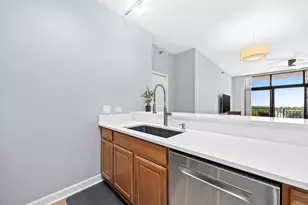 1322 S Prairie Ave, Chicago, IL 60605 - Photo 14