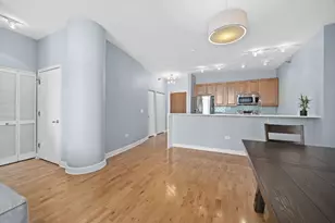 1322 S Prairie Ave, Chicago, IL 60605 - Photo 12