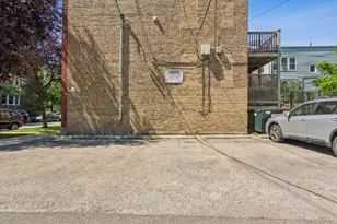 3222 W Sunnyside Ave, Chicago, IL 60625 - Photo 16