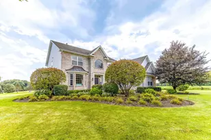 5 Kensington Ct, Hawthorn Woods, IL 60047 - Photo 2