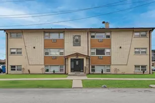 7538 W Lawrence Ave, Harwood Heights, IL 60706 - Photo 1