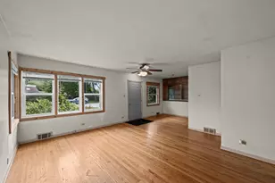 9420 Octavia Ave, Morton Grove, IL 60053 - Photo 4