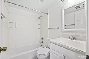 502 Redondo Dr, Downers Grove, IL 60516 - Photo 14