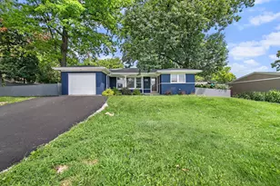 7340 W 111th St, Worth, IL 60482 - Photo 2
