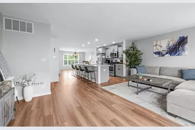 2431 Upland Road, Pingree Grove, IL 60140 - Photo 2