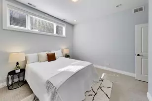 2224 W Roscoe St, Chicago, IL 60618 - Photo 40